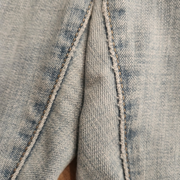 Levis Jeans - Picture 6 of 7